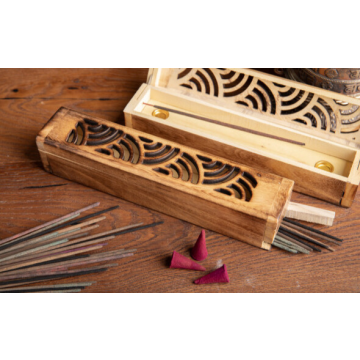 Holzhalter mit Vorratsbox